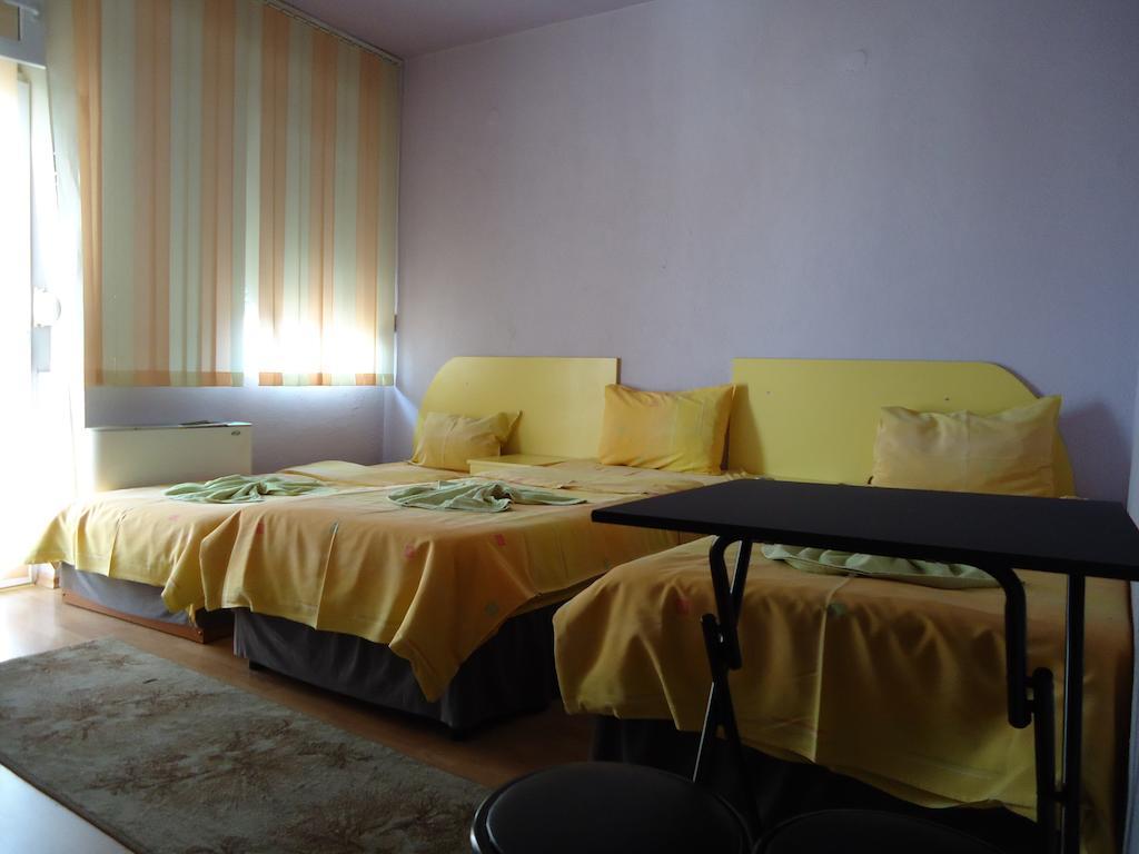 Dionis Hotel Petrics Szoba fotó