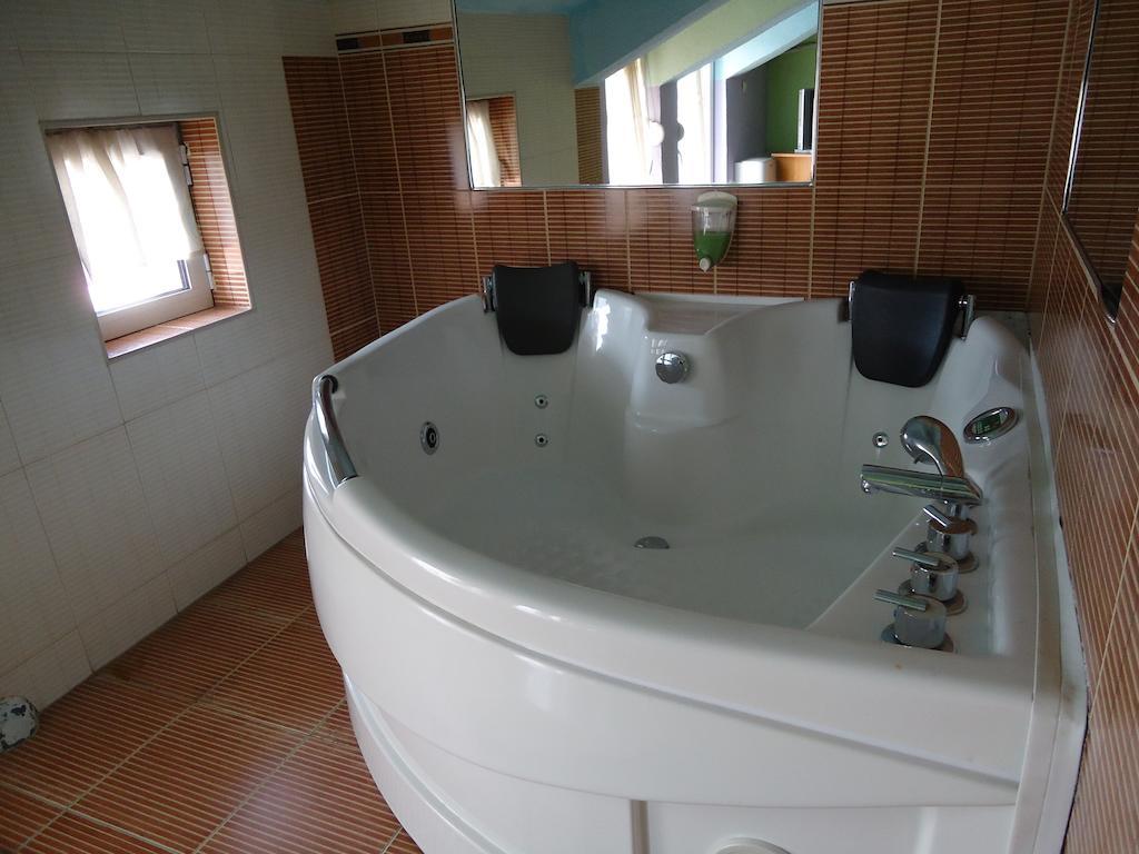 Dionis Hotel Petrics Szoba fotó