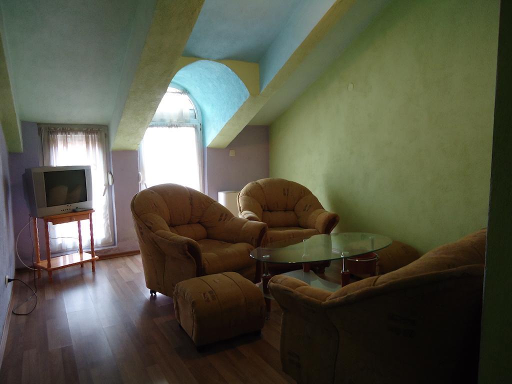 Dionis Hotel Petrics Szoba fotó